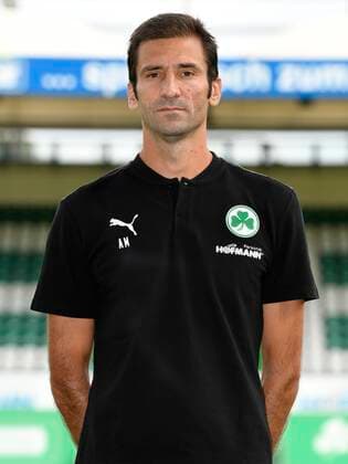 SpVgg Spielvgg Spielvereinigung Greuther Fürth Cloverleaf Season 2020 2021 Photo session Portrait appointment Andre Mijatovic Co-Trainer SpVgg Greuther Fürth single photo single photo portrait portrait head photo