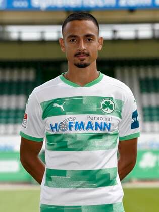 SpVgg Spielvereinigung Greuther Fürth cloverleaf season 2020 2021 Photo session portrait appointment Kenny Prince Redondo 27, SpVgg Greuther Fürth single photo single photo portrait portrait head photo