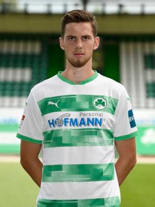 SpVgg Spielvereinigung Greuther Fürth cloverleaf season 2020 2021 Photo session portrait appointment Anton Stach 24, SpVgg Greuther Fürth single photo single photo portrait portrait head photo