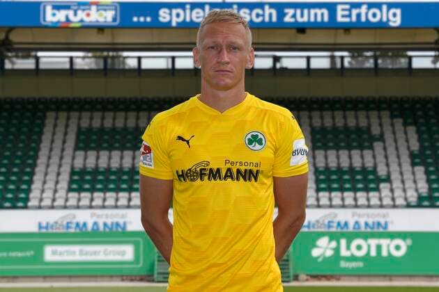 SpVgg Spielvereinigung Greuther Fürth cloverleaf season 2020 2021 Photo session portrait appointment Sascha Burchert 30, SpVgg Greuther Fürth single photo single photo portrait portrait head photo
