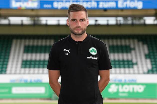 SpVgg Spielvereinigung Greuther Fürth Cloverleaf Season 2020 2021 Photo opportunity portrait appointment Ole Marschall analysis scoutin SpVgg Greuther Fürth single photo single photo portrait portrait header