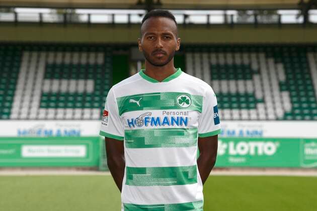 SpVgg Spielvereinigung Greuther Fürth Cloverleaf Season 2020 2021 Photo session Portrait Julian Green 37, SpVgg Greuther Fürth single picture single photo portrait portrait head picture