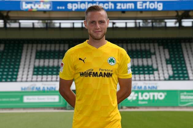 SpVgg Spielvereinigung Greuther Fürth Cloverleaf Season 2020 2021 Photo session portrait appointment Marius Funk 1, SpVgg Greuther Fürth single picture single photo portrait portrait head picture