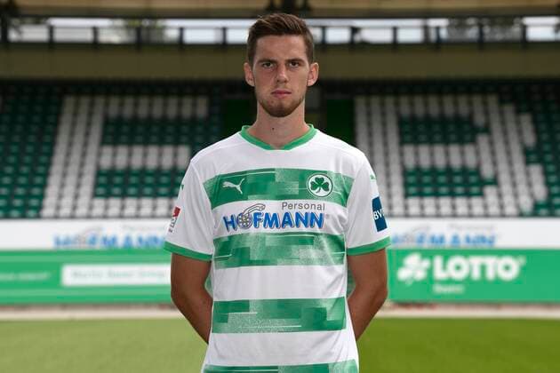 SpVgg Spielvereinigung Greuther Fürth cloverleaf season 2020 2021 Photo session portrait appointment Anton Stach 24, SpVgg Greuther Fürth single photo single photo portrait portrait head photo