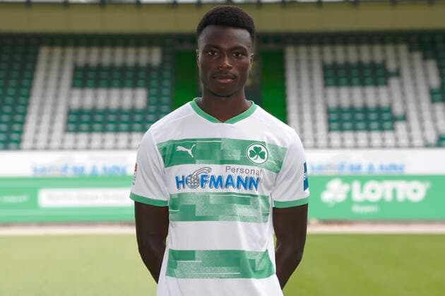 SpVgg Spielvereinigung Greuther Fürth cloverleaf season 2020 2021 Photo session portrait appointment Dickson Abiama 19, SpVgg Greuther Fürth single photo single photo portrait portrait head photo