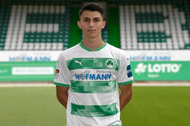 SpVgg Spielvereinigung Greuther Fürth cloverleaf season 2020 2021 Photo session portrait appointment Mert Yusuf Torlak 39, SpVgg Greuther Fürth single photo single photo portrait portrait head photo
