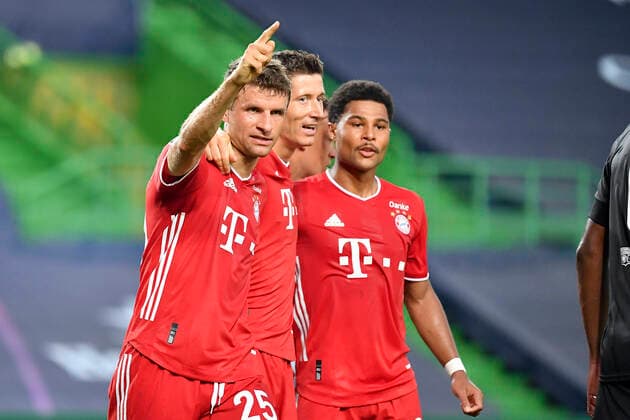 Soccer Champions League semi-final Olympique Lyon Bayern Muenchen cheers M, l Thomas MUELLER Müller, M , Robert LEWANDOWSKI M , Serge GNABRY M , Soccer Champions League semi-final, Olympique Lyon FC Bayern Muenchen M , on 19 08 2020 at Estadio Jose Alvalade in Lisbon Portugal PHOTO Frank Hoermann SVEN SIMON Pool NO use of any use photographs as image sequences and or quasi video Editorial Use ONLY National and International News Agencies OUT Lisbon Estadio JosÃ Alvalade Portugal Poolfoto SVEN SIMON Frank Hoermann Pool ,EDITORIAL USE ONLY