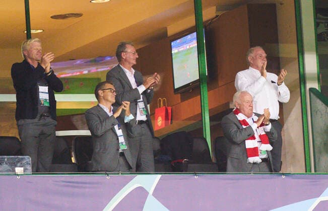 Preview images Football UEFA Champions League FC BAYERN MUENCHEN OLYMPIQUE LYON Lisbon, Lisbon, Portugal, August 19th, 2020 Closing Ceremony Uli HOENESS former FCB President , Jan Christian Dreesen , managing financial director FCB Oliver KAHN, future FCB CEO, Walter MENNEKES, Entrepreneur, Vice President of FC Bayern, in the semifinal match UEFA Champions League, final tournament FC BAYERN MUENCHEN OLYMPIQUE LYON in season 2019 2020, FCB, photographer Peter Schatz UEFA REGULATIONS PROHIBIT ANY USE OF PHOTOGRAPHS as IMAGE SEQUENCES and or QUASI VIDEO National and international News Agencies OUT Editorial Use ONLY Lisbon Estadio Jose Alvalade XXI Portugal Poolfoto Peter Schatz Pool ,EDITORIAL USE ONLY