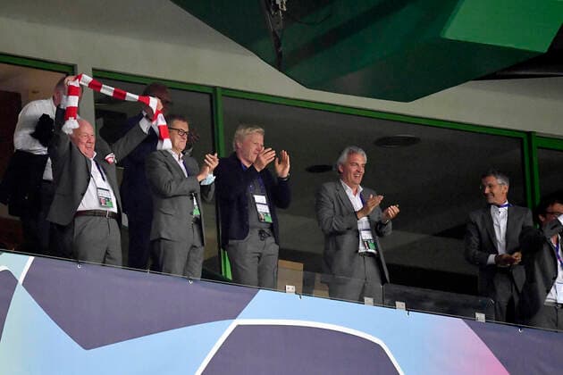 Cheers from the M Board, from l Walter MENNEKES 2 Vice Presidents, M , Jan Christian DREESEN Deputy Chairman, M , Oliver Oli KAHN Member of the M Board, M , Joerg WACKER Jörg Member of the M Board, M , Herbert HAINER President, M Soccer Champions League, Semi-finals, Olympique Lyon FC Bayern Muenchen M , on 19 08 2020 at the Estadio Jose Alvalade in Lisbon Portugal PHOTO Frank Hoermann SVEN SIMON Pool Â