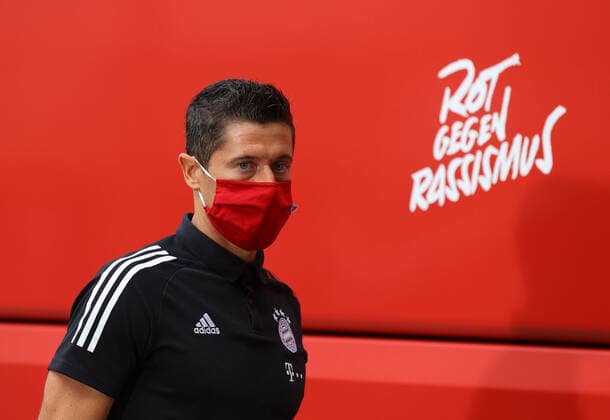 FOOTBALL Bayern Munich vs Olympique Lyonnais 1 2 Phase final UEFA Champions League Final 8 Lisbonne 19 08 2020 LISBON, PORTUGAL AUGUST 19 Robert Lewandowski of Bayern Munich arrives at the stadium prior to the UEFA Champions League Semi Final match between Olympique Lyonnais and Bayern Munich at Estadio Jose Alvalade on August 19, 2020 in Lisbon, Portugal Lisbonne Portugal Poolfoto Panoramic POOL UEFA ,EDITORIAL USE ONLY