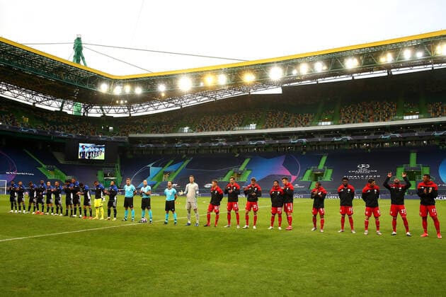 FOOTBALL Bayern Munich vs Olympique Lyonnais 1 2 Phase final UEFA Champions League Final 8 Lisbonne 19 08 2020 LISBON, PORTUGAL AUGUST 19 Players of Olympique Lyonnais and Bayern Munich line up prior to the UEFA Champions League Semi Final match between Olympique Lyonnais and Bayern Munich at Estadio Jose Alvalade on August 19, 2020 in Lisbon, Portugal Lisbonne Portugal Poolfoto Panoramic POOL UEFA ,EDITORIAL USE ONLY