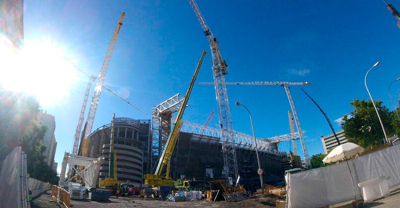 Fußball, Real Madrid, Umbau des Stadions Santiago Bernabeu Obras en el estadio Santiago BernabÃ u. Works at Santiago BernabÃ u stadium. 