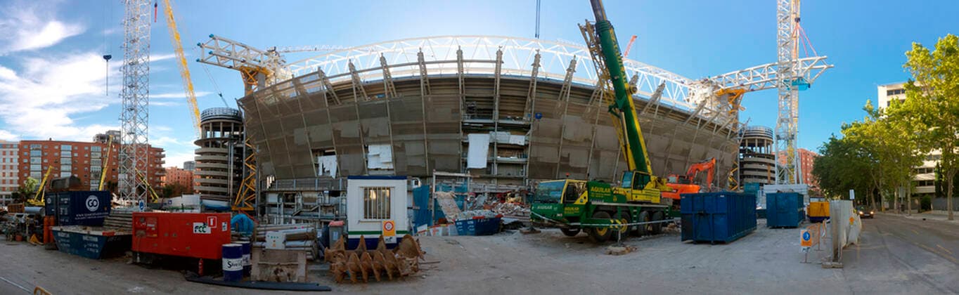 Fußball, Real Madrid, Umbau des Stadions Santiago Bernabeu Obras en el estadio Santiago BernabÃ u. Works at Santiago BernabÃ u stadium. 