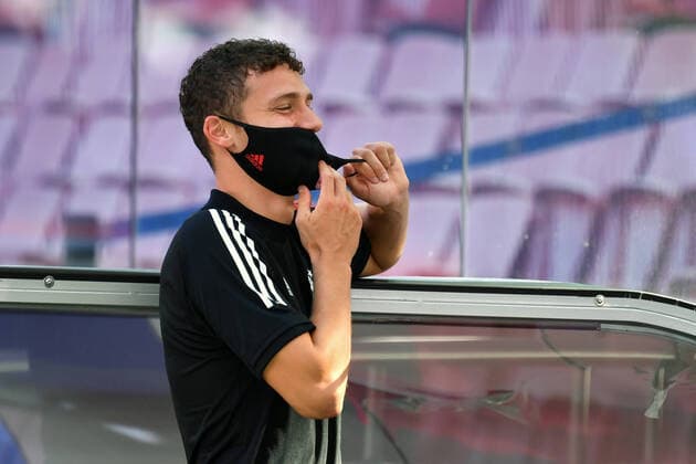 FISHERAL TRAINING Football Champions League Final Paris St Germain Bayern Muenchen Benjamin PAVARD Bayern Muenchen with face mask, mask Final training on 22 08 2020 Football Champions League, Final, FC Bayern Muenchen M Paris St Germain PSG , on 23 08 2020 at the Estadio da Luz in Lisbon Portugal PHOTO Frank Hoermann SVEN SIMON Pool NO use of any use photographs as image sequences and or quasi video Editorial Use ONLY National and International News Agencies OUT Lisbon Estadio da Luz Portugal Poolfoto SVEN SIMON Frank Hoermann Pool ,EDITORIAL USE ONLY