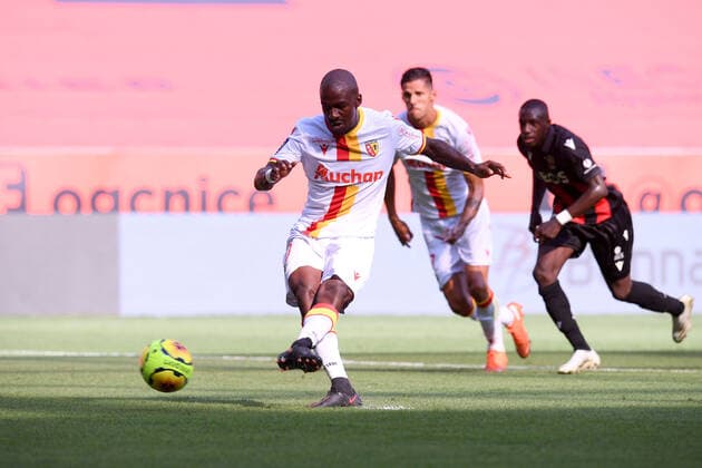 10 GAEL KAKUTA (LENS) - PENALTY - BUT FOOTBALL : Nice vs Lens - Ligue 1 Uber Eats - 23 08 2020 FEP Panoramic 