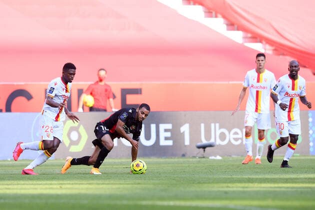 10 ALEXIS CLAUDE MAURICE (NICE) - 28 CHEICK DOUCOURE (LENS) FOOTBALL : Nice vs Lens - Ligue 1 Uber Eats - 23 08 2020 FEP Panoramic 