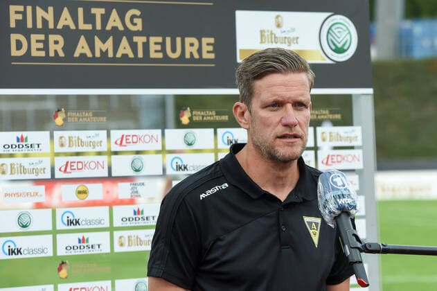 Stefan Vollmerhausen head coach Alemannia Aachen , looking disappointed, disappointed, frustrated, disappointed, pessimistic, interview, TV, television, microphone, 22 08 2020, Aachen Germany , football, Bitburger Pokal, final, 1 FC Düren TSV Alemannia Aachen , DFB DFL REGULATIONS PROHIBIT ANY USE OF PHOTOGRAPHS AS IMAGE SEQUENCES AND OR QUASI VIDEO xmhx