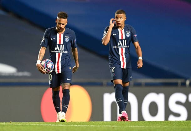 FOOTBALL Paris Saint Germain vs Bayern Munich Final UEFA Champions League 23 08 2020 LISBON, PORTUGAL AUGUST 23 Neymar and Kylian Mbappe of Paris Saint Germain look dejected after conceding during the UEFA Champions League Final match between Paris Saint Germain and Bayern Munich at Estadio do Sport Lisboa e Benfica on August 23, 2020 in Lisbon, Portugal Lisbonne Portugal Poolfoto Panoramic POOL UEFA ,EDITORIAL USE ONLY
