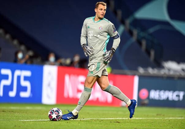 FOOTBALL Paris Saint Germain vs Bayern Munich Final UEFA Champions League 23 08 2020 LISBON, PORTUGAL AUGUST 23 Manuel Neuer of FC Bayern Munich runs with the ball during the UEFA Champions League Final match between Paris Saint Germain and Bayern Munich at Estadio do Sport Lisboa e Benfica on August 23, 2020 in Lisbon, Portugal Lisbonne Portugal Poolfoto Panoramic POOL UEFA ,EDITORIAL USE ONLY