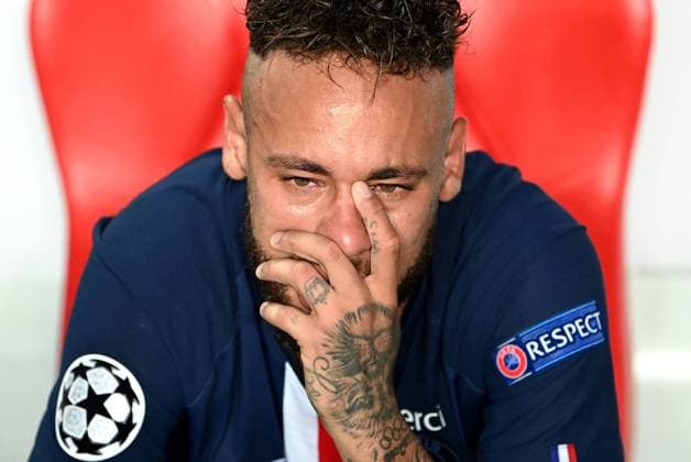 FOOTBALL Paris Saint Germain vs. Bayern Munich Final UEFA Champions League 23 08 2020 LISBON, PORTUGAL AUGUST 23 Neymar of Paris Saint Germain looks dejected following his team s defeat in the UEFA Champions League Final match between Paris Saint Germain and Bayern Munich at Estadio do Sport Lisboa e Benfica on August 23, 2020 in Lisbon, Portugal Lisbonne Portugal Poolfoto Panoramic POOL UEFA ,EDITORIAL USE ONLY