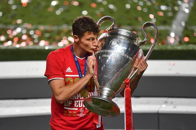 Football Champions League Final Paris St Germain Bayern Muenchen Award ceremony, Benjamin PAVARD M with cup Football Champions League, Final, Paris St Germain PSG FC Bayern Muenchen M , on 23 08 2020 at the Estadio da Luz in Lisbon Portugal PHOTO Frank Hoermann SVEN SIMON Pool NO use of any use photographs as image sequences and or quasi video Editorial Use ONLY National and International News Agencies OUT Lisbon Estadio da Luz Portugal Poolfoto SVEN SIMON Frank Hoermann Pool ,EDITORIAL USE ONLY