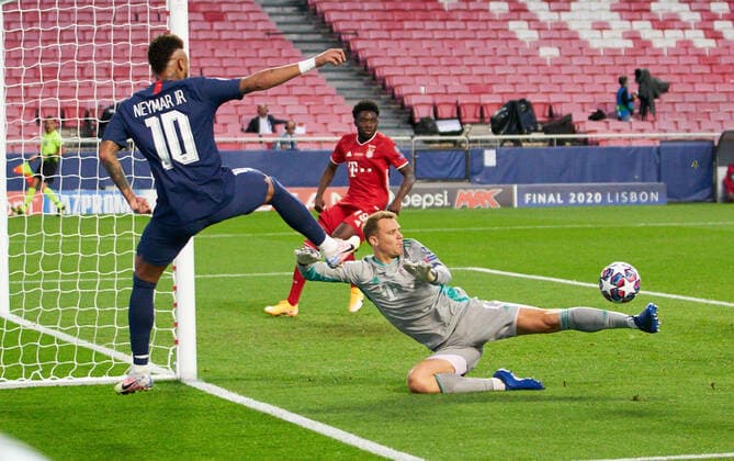 Soccer Champions League Final Paris St Germain PSG Bayern Muenchen 0 1 Scoring chance NEYMAR l PSG against goalkeeper Manuel NEUER M , Action, Duel, Parade Soccer Champions League, Final, Paris St Germain PSG FC Bayern Muenchen M 0 1, on 23 08 2020 at the Estadio da Luz in Lisbon Portugal PHOTO Peter Schatz Pool via photo agency SVEN SIMON Ã NO use of any use photographs as image sequences and or quasi video Editorial Use ONLY National and International News Agencies OUT Lisbon Estadio da Luz Portugal Poolfoto SVEN SIMON Peter Schatz Pool ,EDITORIAL USE ONLY