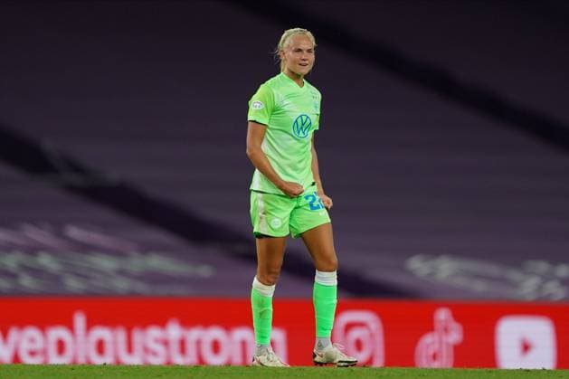 SAN SEBASTIAN, SPAIN, AUG 25: Pernille Harder ( 22 Wolfsburg) celebrate their victory and entry into the Final during the UEFA Women?s Champions League football match (Semifinal) between VfL Wolfsburg and FC Barcelona, Barca . Daniela Porcelli SPP VfL Wolfsburg v FC Barcelona 