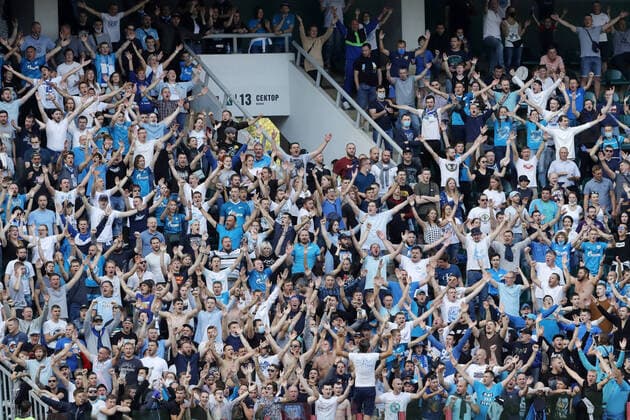 MOSCOW, RUSSIA - AUGUST 30, 2020: FC Zenit St Petersburg fans root for their team during their 2020 2021 Russian Premier League Round 6 football match against FC Lokomotiv Moscow at RZD Arena. Mikhail Japaridze TASS  TS0E536E