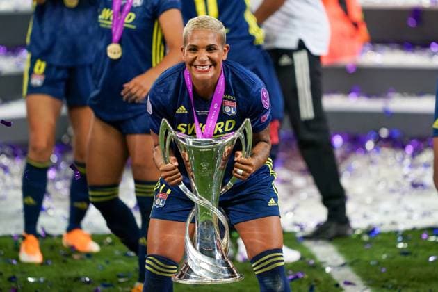 SAN SEBASTIAN, SPAIN, AUG 30: Shanice van de Sanden ( 11 Olympique Lyonnais) poses with trophy after winning the UEFA Women?s Champions League football match (Final) between VfL Wolfsburg and Olympique Lyonnais 3-1 Daniela Porcelli SPP VfL Wolfsburg v Olympique Lyonnais 