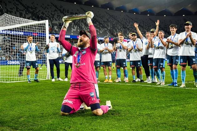 Bilder des Jahres 2020, Sport 08 August Sport Themen der Woche KW35 Sport Bilder des Tages (200831) -- SYDNEY, Aug. 31, 2020 -- Andrew Redmayne (Front), goalkeeper of Sydney FC celebrates during the awarding ceremony for the 2019 2020 season A-League in Sydney, Australia, Aug. 30, 2020. Sydney FC claimed a historic fifth A-League crown after beating Melbourne City 1-0 in the Grand Final of A-League on Sunday night. (Photo by Xinhua) (SP)AUSTRALIA-SYDNEY-FOOTBALL-A-LEAGUE-CHAMPIONSHIP KeithxMcInnes 
