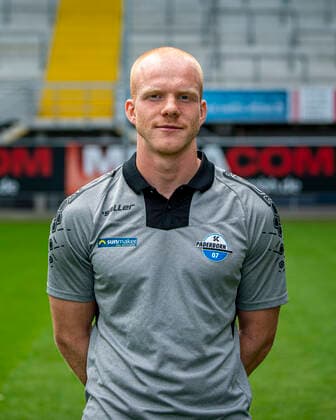 Physiotherapist Robert Wezorke SC Paderborn 07 2 BL, portrait appointment 2020 2021 Copyright: xKirchner-Mediax