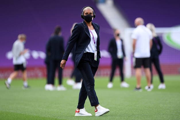 FOOTBALL VfL Wolfsburg Womens vs Olympique Lyonnais UEFA Ligue of Champions Final 30 08 2020 SAN SEBASTIAN, SPAIN AUGUST 30 Shanice Van De Sanden of Olympique Lyonnais inspects the pitch ahead of the UEFA Women s Champions League Final between VfL Wolfsburg Women s and Olympique Lyonnais at Estadio Anoeta on August 30, 2020 in San Sebastian, San Sebastian Espagne Poolfoto Panoramic POOL UEFA ,EDITORIAL USE ONLY