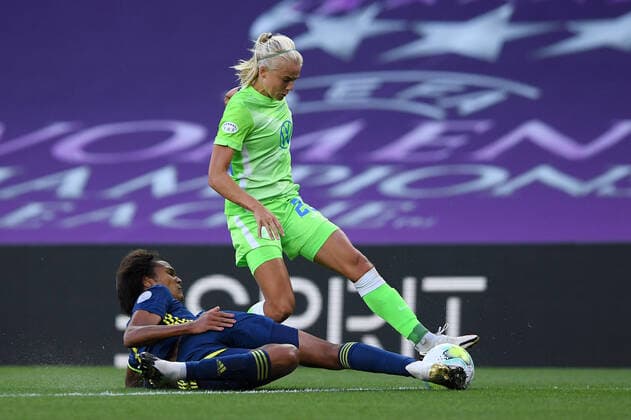 FOOTBALL VfL Wolfsburg Womens vs Olympique Lyonnais UEFA Ligue of Champions Final 30 08 2020 SAN SEBASTIAN, SPAIN AUGUST 30 Wendie Renard of Olympique Lyon tackles Pernille Harder of VfL Wolfsburg during the UEFA Women s Champions League Final between VfL Wolfsburg Women s and Olympique Lyonnais at Estadio Anoeta on August 30, 2020 in San Sebastian, Spain San Sebastian Espagne Poolfoto Panoramic POOL UEFA ,EDITORIAL USE ONLY