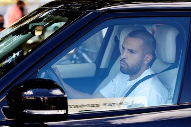 Sport Bilder des Tages FC Barcelona, Barca s winger Jordi Alba arrives to Joan Gamper Sports city in Barcelona, Spain, 31 August 2020, to attend the team s training session. FC Barcelona training !ACHTUNG: NUR REDAKTIONELLE NUTZUNG!  Copyright: xAlejandroxGarciax GRAF7926 20200831-637344954420502267