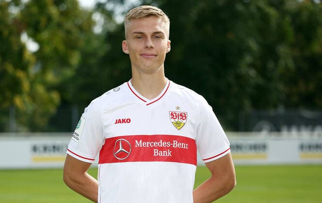 27 08 20 U19 VfB Stuttgart Photo shoot Season 2020 2011 Germany, Stuttgart, 27 08 2020, Football, A Juniors Bundesliga South Southwest, Season 2020 2021, U19 VfB Stuttgart Photo shoot Julian Kudala