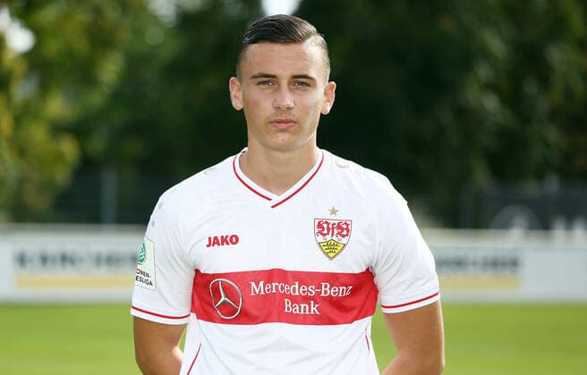 27 08 20 U19 VfB Stuttgart Photo shoot Season 2020 2011 Germany, Stuttgart, 27 08 2020, Football, A Juniors Bundesliga South Southwest, Season 2020 2021, U19 VfB Stuttgart Photo shoot Davino Knappe