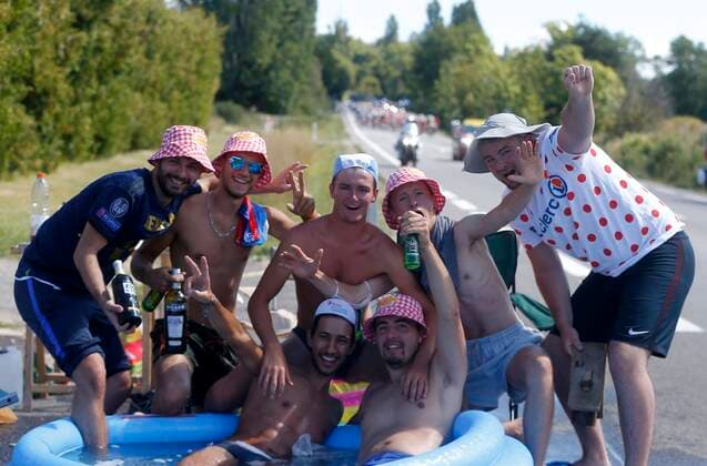 Bilder des Jahres 2020, Sport 09 September Sport Themen der Woche KW36 Sport Bilder des Tages PRIVAS, FRANCE - SEPTEMBER 02 : Illustration picture of Supporters and fans during stage 5 of the 107th edition of the 2020 Tour de France cycling race, a stage of 183 kms with start in Gap and finish in Privas on September 2, 2020 in Privas, France, 2 09 2020 CYCLISME : Tour de France - Etape 5 - Gap a Privas Merlette - 02 09 2020 PhotoNews Panoramic 