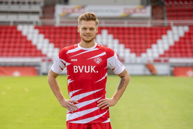 Lion Schweers, FC Würzburger Kickers, 2 Bundesliga, portrait date 2020 2021, Copyright: HMBxMedia xHeikoxBecker
