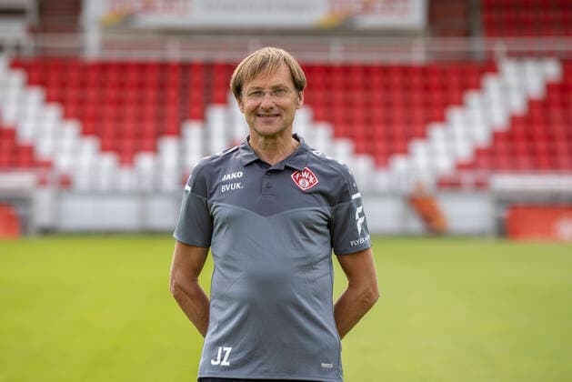 Dr Josef Zimmermann Team doctor, FC Würzburger Kickers, 2 Bundesliga, portrait date 2020 2021, Copyright: HMBxMedia xHeikoxBecker