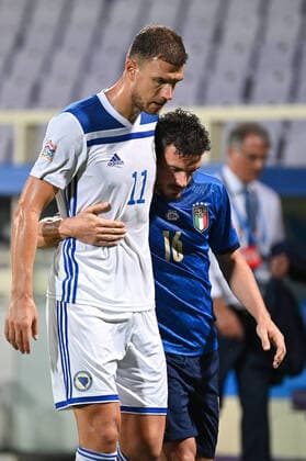 Fußball, Nations League, Italien - Bosnien-Herzegowina Photo Massimo Paolone LaPresse September 4, 2020 Florence, Italy soccer Italia vs Bosnia and Erzegovina - Nations League - "Artemio Franchi" stadium In the pic: Edin Dzeko (Bosina Erzegovina) and Alessandro Florenzi (Italia)  Copyright: xMassimoxPaolone LaPressex