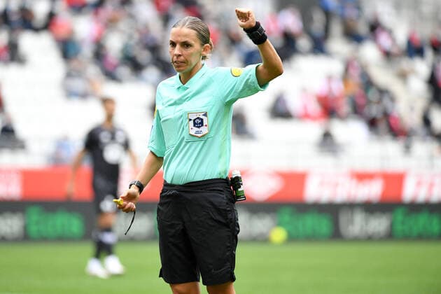 STEPHANIE FRAPPART (ARBITRE) FOOTBALL : Reims vs Lille - Ligue 1 Uber Eats - 30 08 2020 FEP Panoramic 