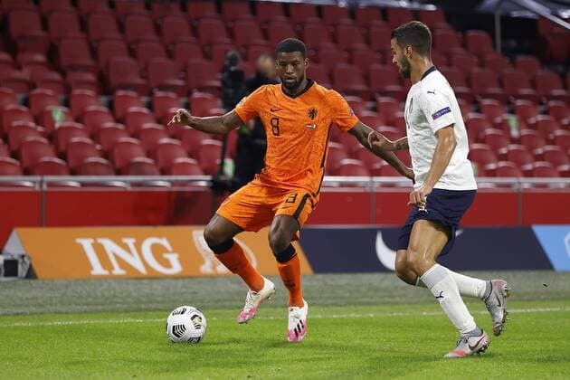 AMSTERDAM, 07-09-2020, JohanCruyff Stadium, season 2020 2021 . Nations Leaque game between Netherlands and Italy. Netherlands player Georginio Wijnaldum and Italian player Leonardo Spinazzola Netherlands - Italy  x9132767x Copyright: