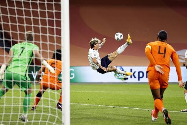 Nicolo Zaniolo of Italy with a bicycle kick during the UEFA Nations League A group 1 qualifying match between the Netherlands and Italy at the Johan Cruyff Arena on September 7, 2020 in Amsterdam, Netherlands. ANP MAURICE VAN STEEN xVIxANPxSportx xxANPxIVx 422455474