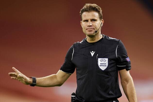AMSTERDAM - Referee Felix Brych during the UEFA Nations League A group 1 qualifying match between the Netherlands and Italy at the Johan Cruyff Arena on September 07, 2020 in Amsterdam, The Netherlands. ANP MAURICE VAN STEEN xVIxANPxSportx xxANPxIVx 422456526