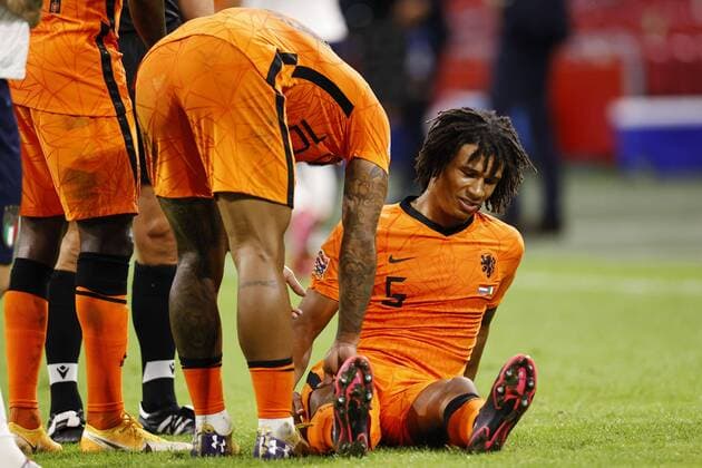 AMSTERDAM - Nathan Ake van Holland during the UEFA Nations League A group 1 qualifying match between the Netherlands and Italy at the Johan Cruyff Arena on September 07, 2020 in Amsterdam, The Netherlands. ANP MAURICE VAN STEEN xVIxANPxSportx xxANPxIVx 422457719