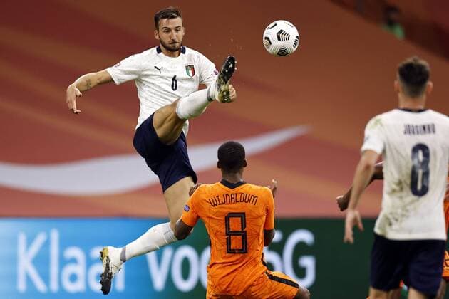 Sport Bilder des Tages AMSTERDAM - (lr) Bryan Cristante of Italy, Georginio Wijnaldum of Holland during the UEFA Nations League A group 1 qualifying match between the Netherlands and Italy at the Johan Cruyff Arena on September 07, 2020 in Amsterdam, Netherlands. ANP MAURICE VAN STEEN xVIxANPxSportx xxANPxIVx 422457910