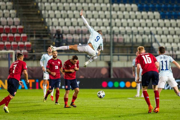 Sport Bilder des Tages L-R Radim Breite and Lyndon Dykes (GB-SCT), Vaclav Jemelka (CZE) and Ryan Christie (GB-SCT) in action during the B2 Group UEFA Nations League match Czech vs Scotland, in Olomouc, Czech Republic, on Monday, September 7, 2020. (CTKxPhoto JaroslavxSvoboda) CTKPhotoP202009070928301 SVO 22