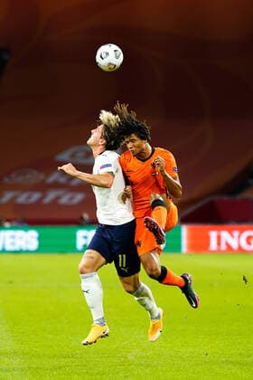 Nathan Ake (NED) duels Nicolo Zaniolo (ITA) during Uefa Nations League Netherlands-Italy on September, 7 2020 in the Johan Cruijff Arena in Amsterdam, Netherlands. Photo by SCS Sander Chamid AFLO (HOLLAND OUT) Noxthirdxpartyxsales,xHOLLANDxOUT  (143713526)