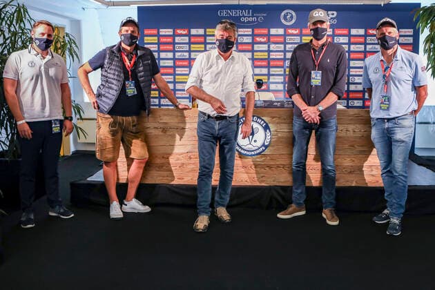 TENNIS - ATP, Tennis Herren Generali Open 2020 KITZBUEHEL,AUSTRIA,08.SEP.20 -TENNIS - ATP World Tour, Generali Open 2020. Image shows Florian Zinnagl (ceo KTC), tournament director Alexander Antonitsch, minister of sports Werner Kogler, Herbert Guenther (president KTC) and Markus Bodner (Organizer Generali Open) GEPAxpictures xPatrickxSteiner