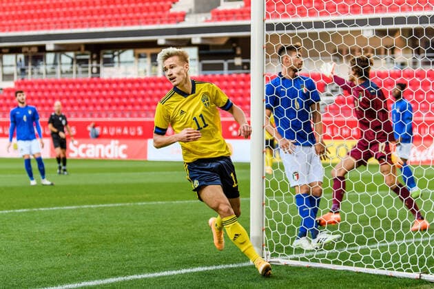 200908 Pontus Almqvist of Sweden celebrates the 1 0 goal during the UEFA European Under 21 Qualifier football match between Sweden and Italy on September 8, 2020 in Kalmar Photo Petter Arvidson BILDBYRAN kod PA PA0058 fotball football fotboll soccer european under 21 qualifier em kval u21 sverige sweden italy italy uefa euro under 21 qualifier cheers,  Copyright: PETTERxARVIDSON BB200908PA023